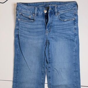 American Eagle Favorite Boyfriend Flare Jeans — Women’s Size 6 (Medium Wash)